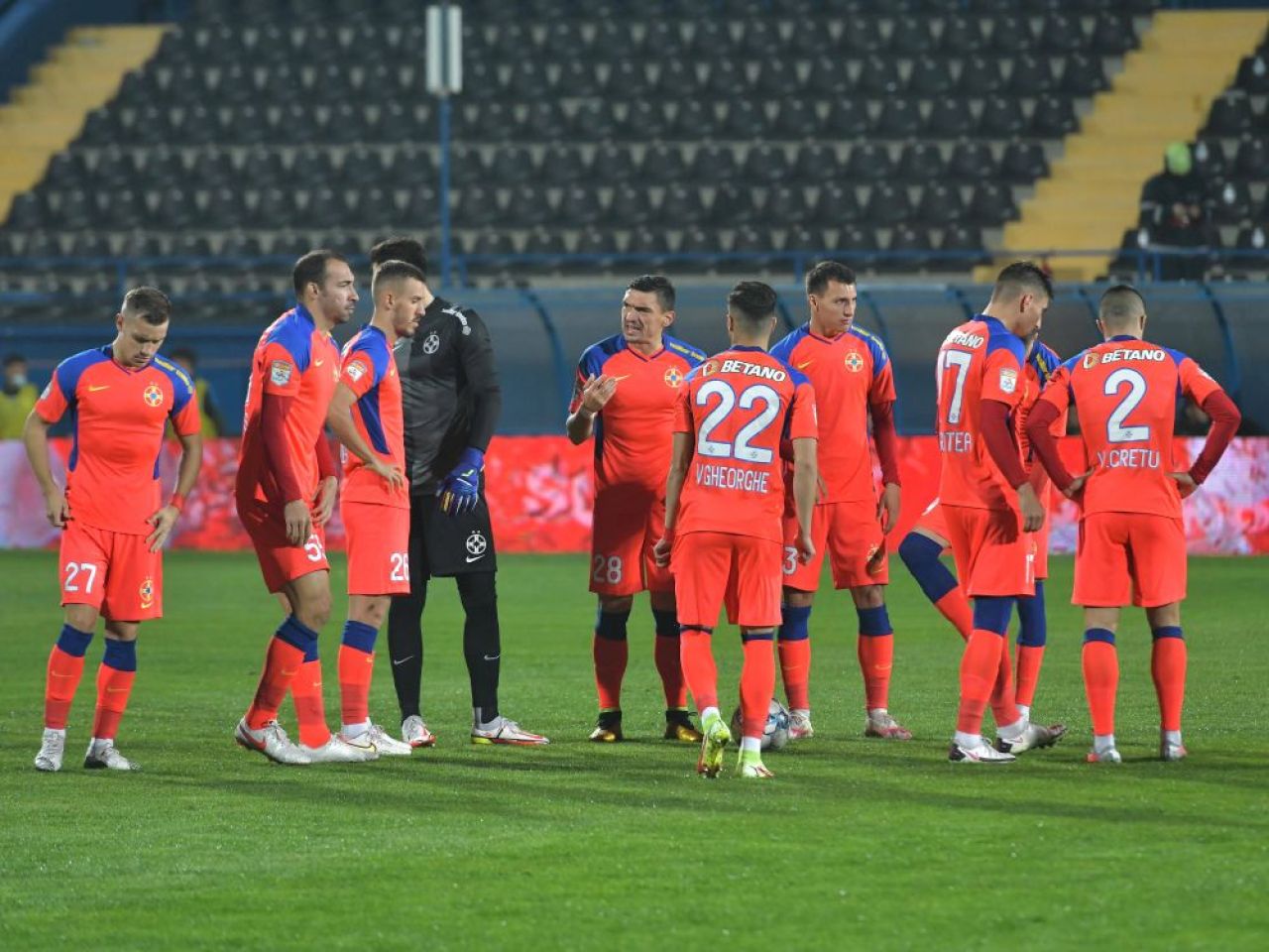Thomas Neubert face ravagii la FCSB! Cei doi jucători care nu termină antrenamentele trasate de neamț _4