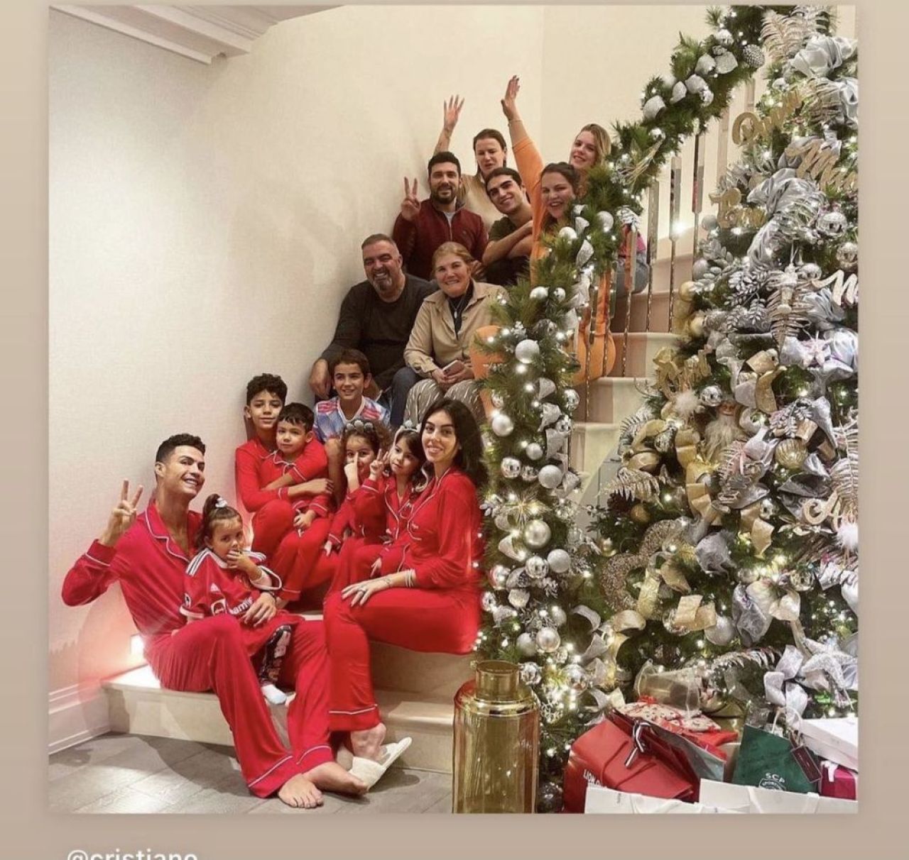 Sora lui Cristiano Ronaldo a fost nevoită să-și închidă afacerea pe care a condus-o timp de 15 ani! Motivul acestei decizii _10