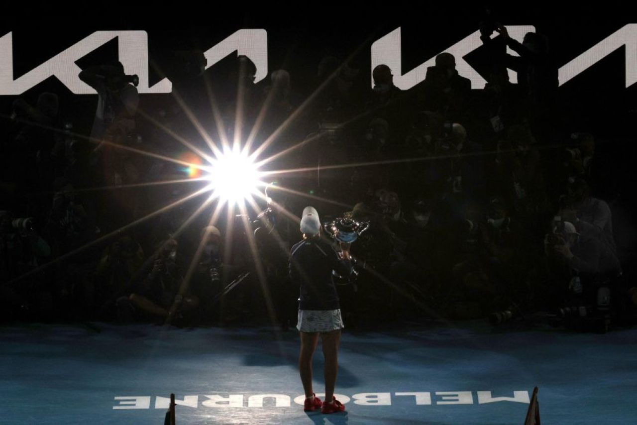Retrasă din tenis și devenită jucătoare de cricket, Ashleigh Barty a fost convinsă de Serena Williams să se întoarcă în WTA_10