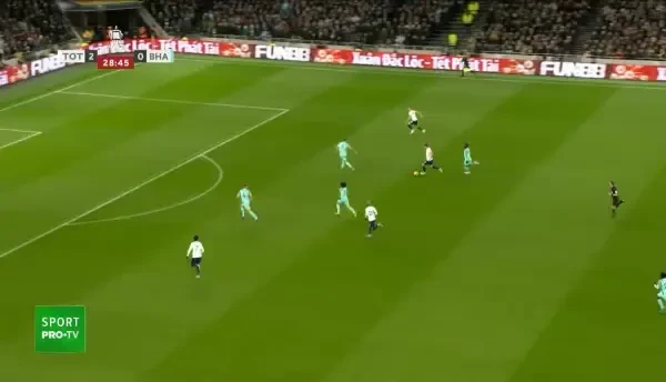 OCAZIE TOTTENHAM! Kane pătrunde &icirc;n careu și trimite un lob spre bara a doua către Son, care trece puțin pe l&acirc;ngă minge