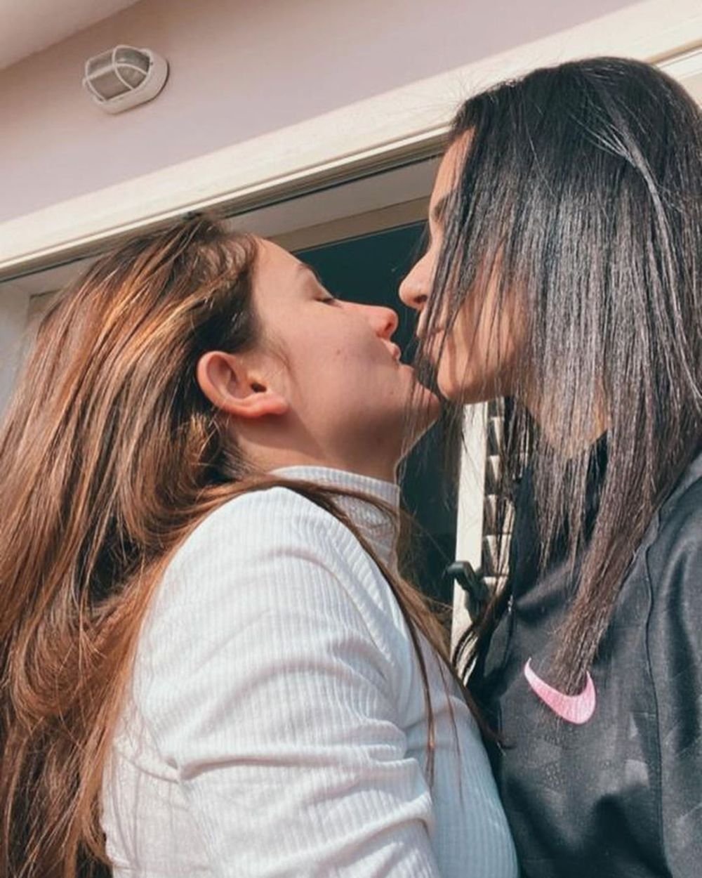 Fotbalista din România care a recunoscut că este lesbiană trăiește o dramă! Abandonată de părinți, recunoaște: „Mama m-a sunat o dată, să mă judece!”_17