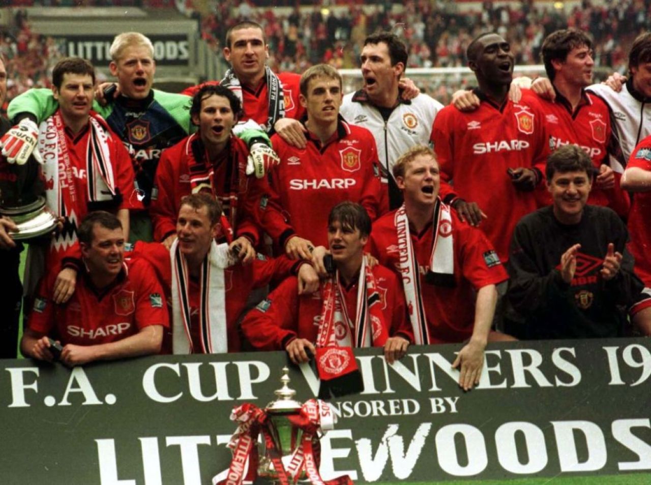 Poveștile FA Cup | Liverpool - United și ”dezastrul vestimentar”: ”Nu putem pierde în fața unei echipe care poartă astfel de costume”_11