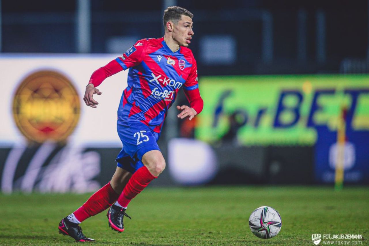 Racovițan da, Sorescu ba! Fundașul central a debutat la Rakow și a avut adversar direct un fost atacant de la FCSB_3