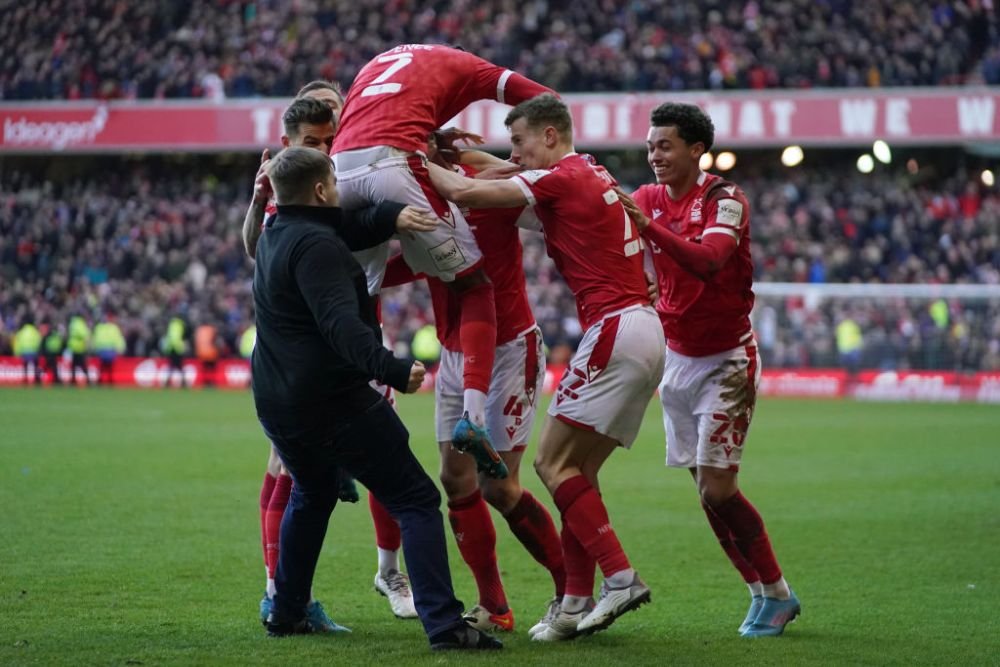 FOTO & VIDEO | Cazul ”Martinovic” și în FA Cup! Un fan a intrat pe teren și a lovit un jucător. Ce a urmat_10