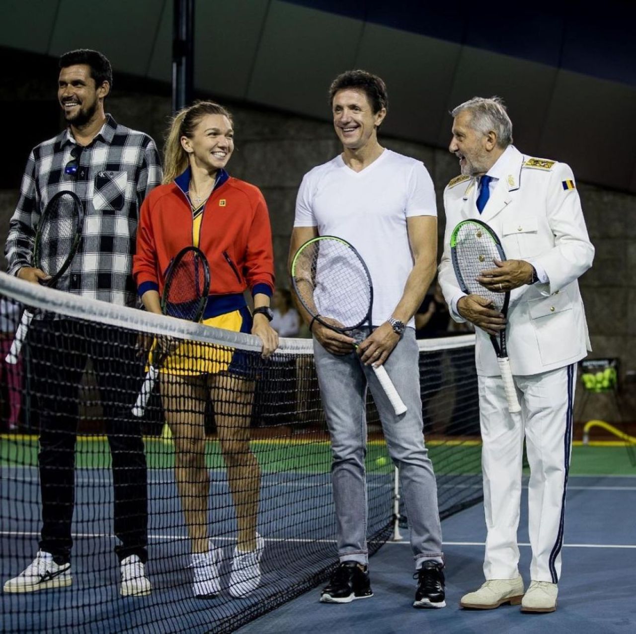 Simona Halep, „Regina șoselelor”! Cu ce super bolid a fost surprinsă tenismena pe străzile din București _2