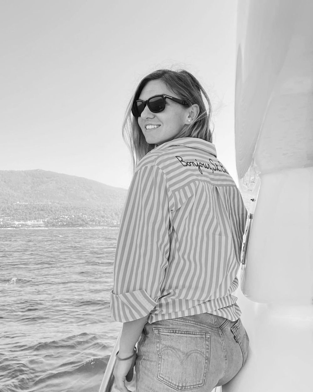 Simona Halep, „Regina șoselelor”! Cu ce super bolid a fost surprinsă tenismena pe străzile din București _7
