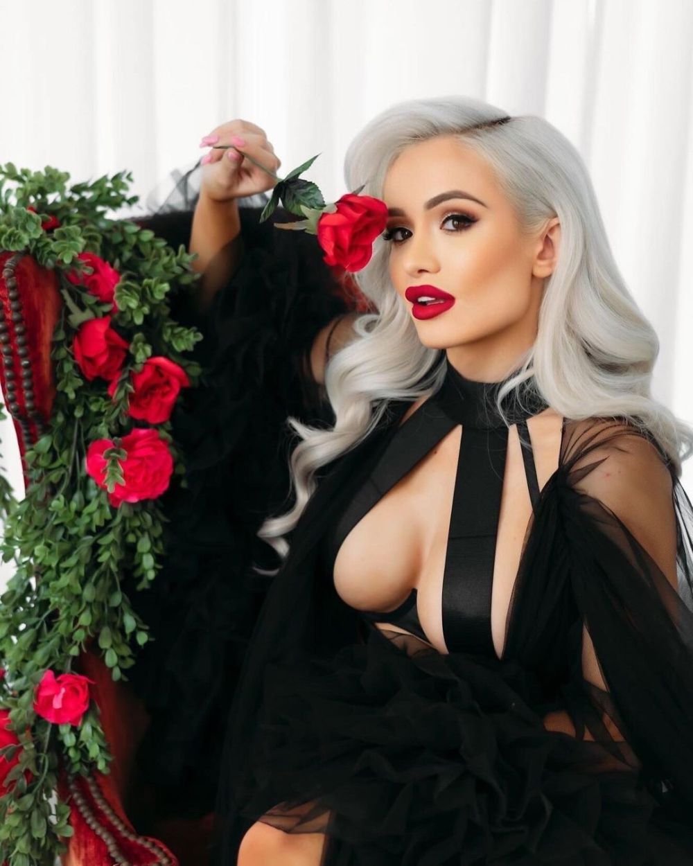 Elizabeth Chihaia se întoarce în ring! Sexy-luptătoarea cu origini din România, gata să revină în wrestling _19