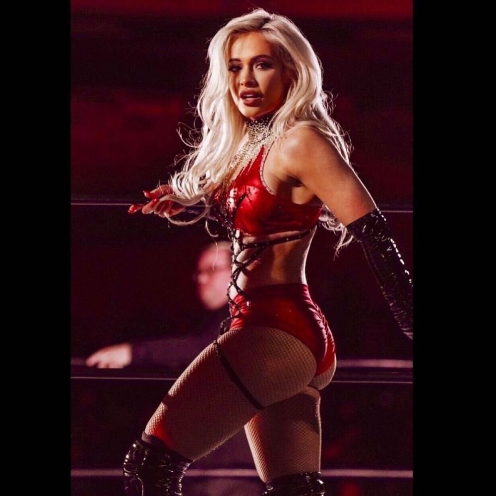 Elizabeth Chihaia se întoarce în ring! Sexy-luptătoarea cu origini din România, gata să revină în wrestling _24