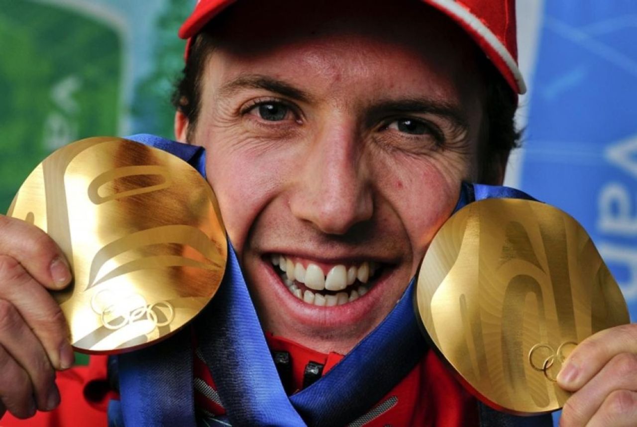 El este „Harry Potter” din ski jumping: elvețianul Simon Ammann are 4 medalii de aur în palmares și participă la a 7-a Olimpiadă _1