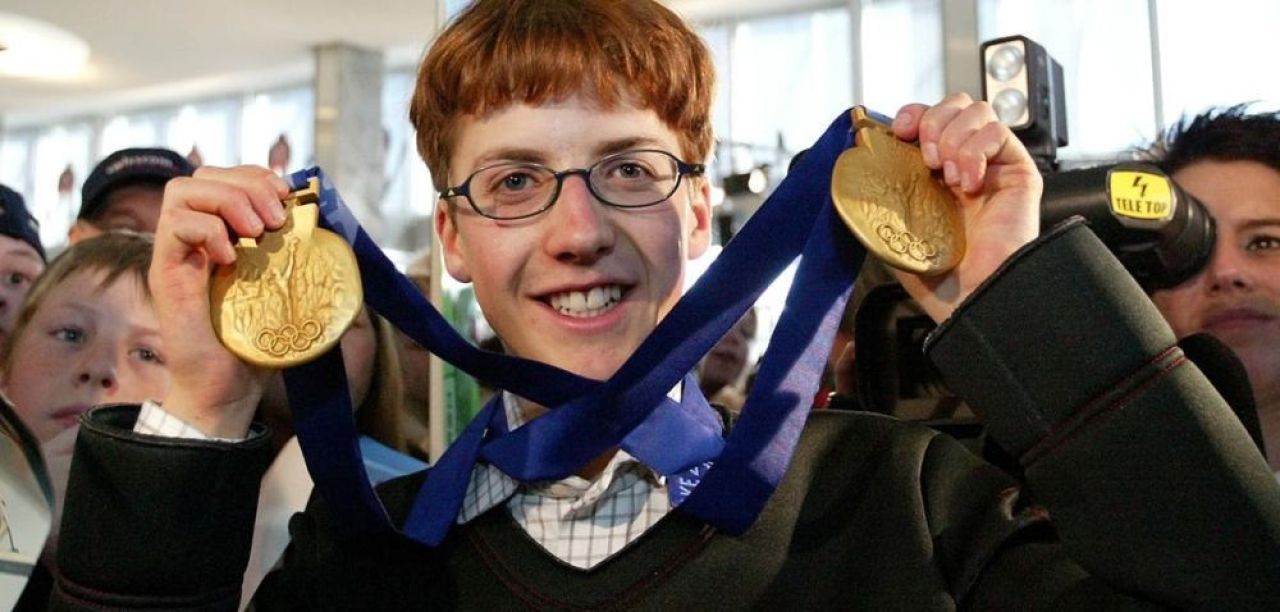 El este „Harry Potter” din ski jumping: elvețianul Simon Ammann are 4 medalii de aur în palmares și participă la a 7-a Olimpiadă _3