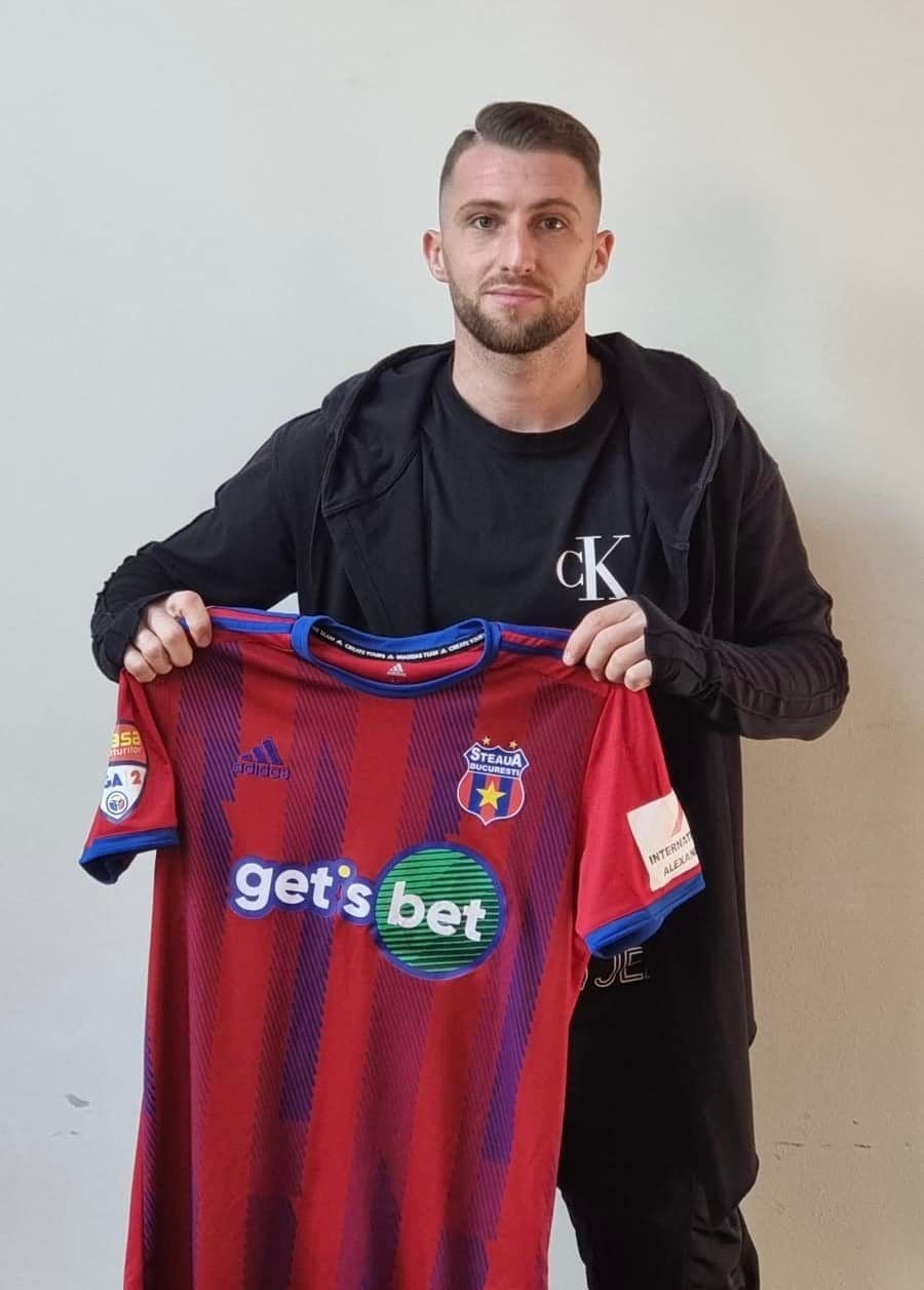 El este noul jucător de Liga 1 transferat la CSA Steaua București. A fost prezentat &icirc;n mod oficial pe stadionul din Ghencea
