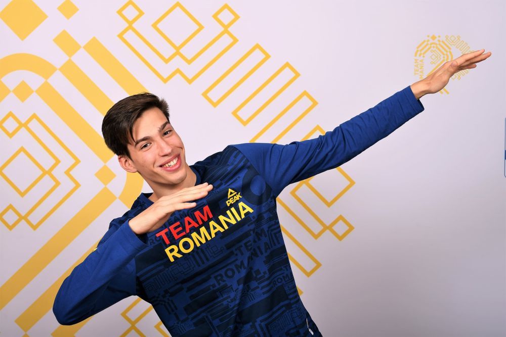 La 20 de ani, concurează cu cei mai buni din lume! Daniel Cacina s-a calificat în finala de sărituri cu schiurile de la Beijing_1