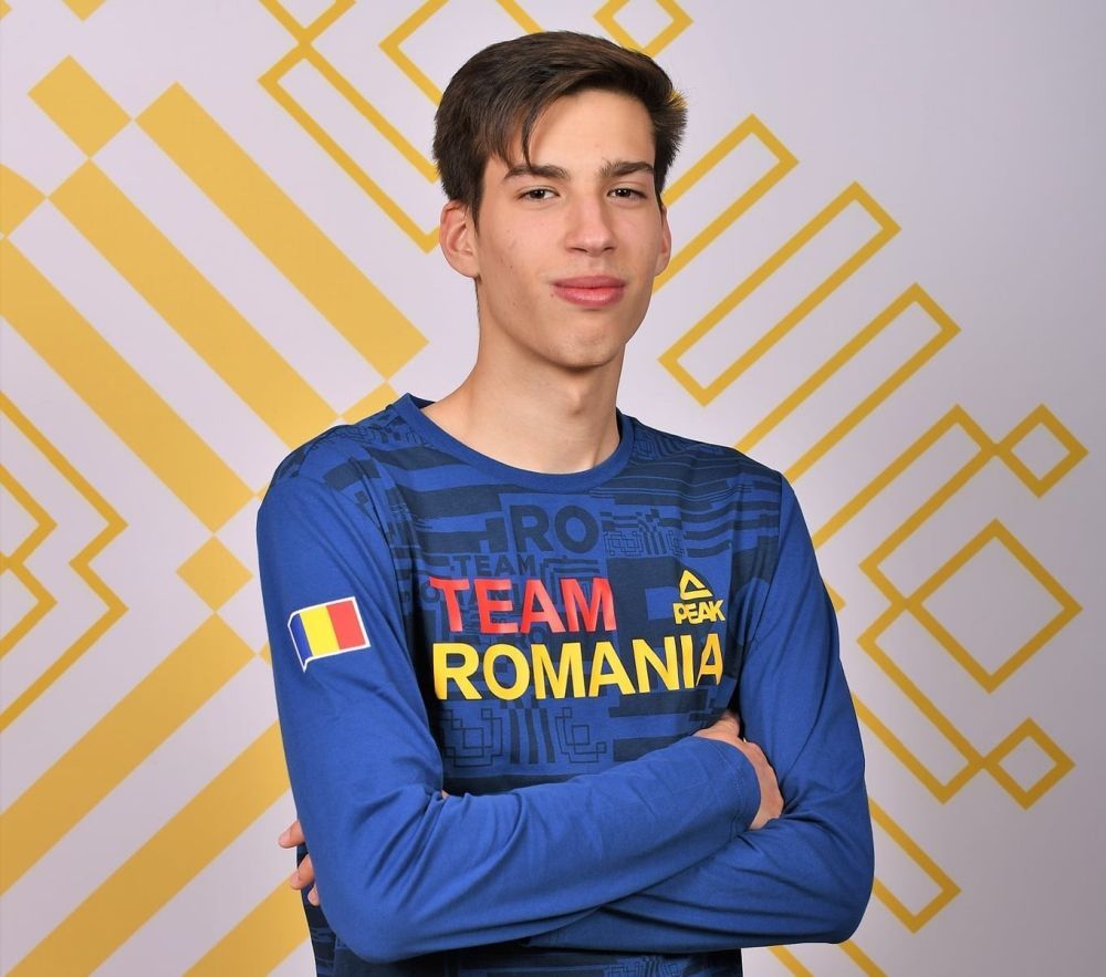 La 20 de ani, concurează cu cei mai buni din lume! Daniel Cacina s-a calificat în finala de sărituri cu schiurile de la Beijing_4