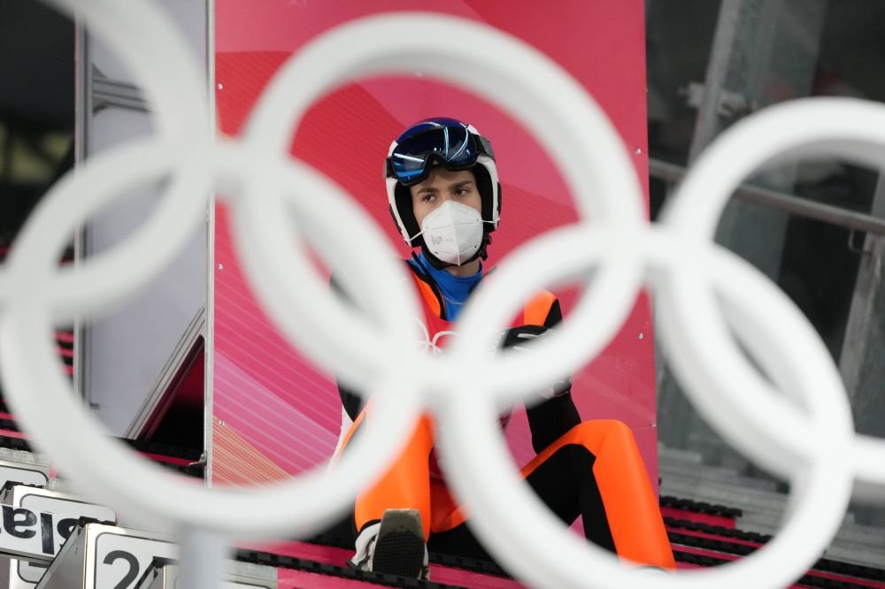 La 20 de ani, concurează cu cei mai buni din lume! Daniel Cacina s-a calificat în finala de sărituri cu schiurile de la Beijing_7