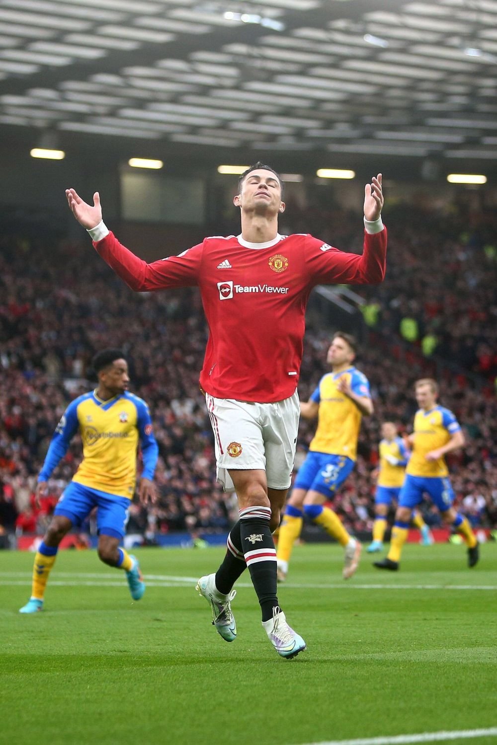 Cristiano Ronaldo, corigent în 2022! Cea mai mică notă după ce a ratat cu poarta goală și a ajuns la 6 meciuri fără gol_2