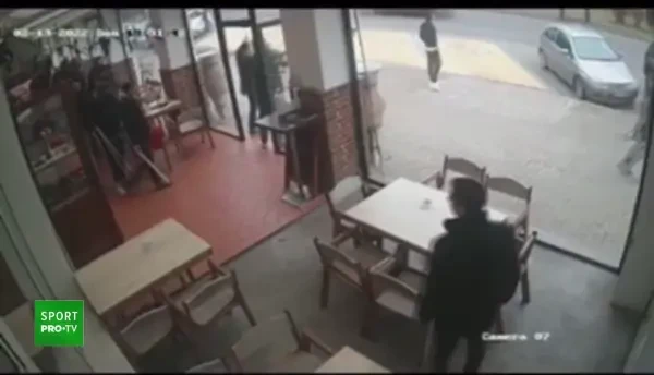 Acte de huliganism &icirc;naintea meciului dintre UTA și Dinamo! Fanii celor două echipe s-au bătut pe străzi