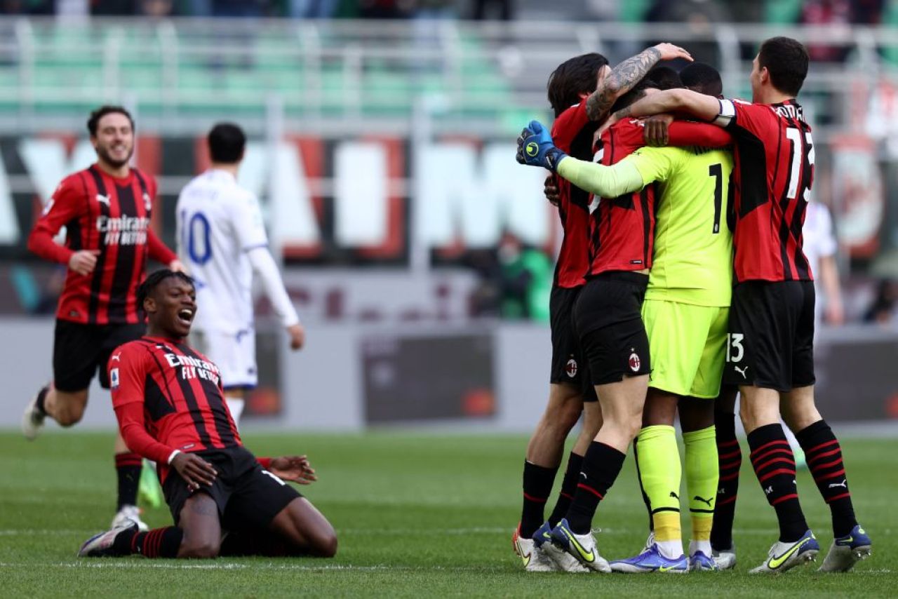 S-a schimbat liderul în Italia! AC Milan a depășit-o pe rivala Inter Milano. Imaginile bucuriei_2
