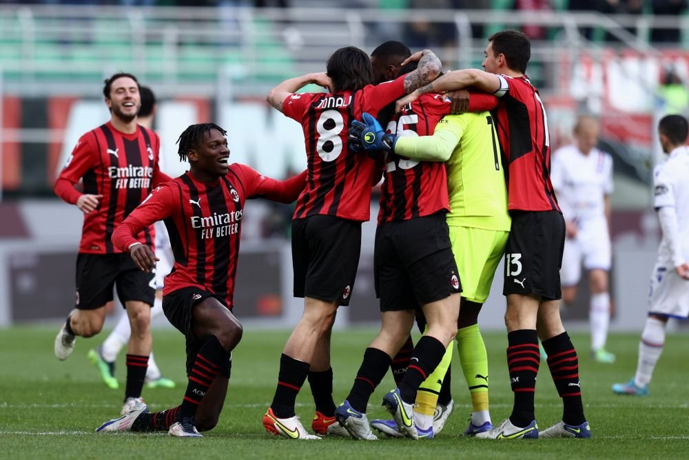 S-a schimbat liderul în Italia! AC Milan a depășit-o pe rivala Inter Milano. Imaginile bucuriei_4