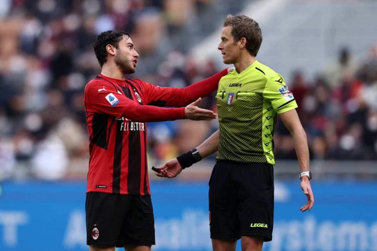 S-a schimbat liderul în Italia! AC Milan a depășit-o pe rivala Inter Milano. Imaginile bucuriei_11