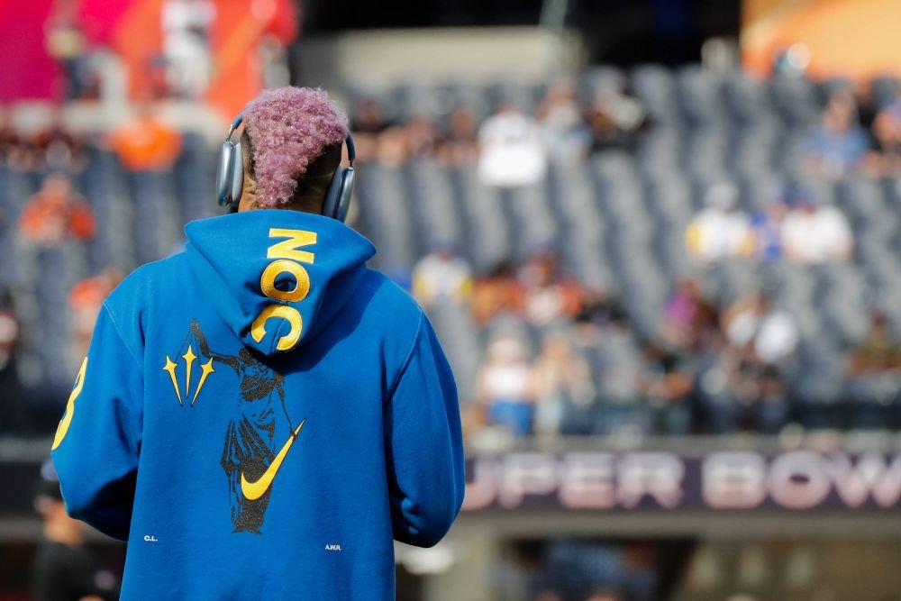 „Ce bine mă simt în adidașii mei!” :) Starul de la Super Bowl a făcut senzație! Cele mai scumpe ghete de antrenament din istorie: 200.000 de dolari și aproape 1.500 de diamante _4