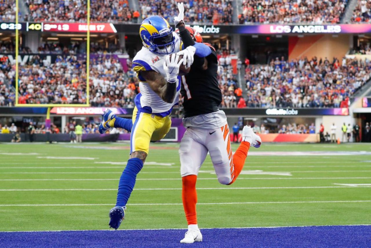 „Ce bine mă simt în adidașii mei!” :) Starul de la Super Bowl a făcut senzație! Cele mai scumpe ghete de antrenament din istorie: 200.000 de dolari și aproape 1.500 de diamante _5