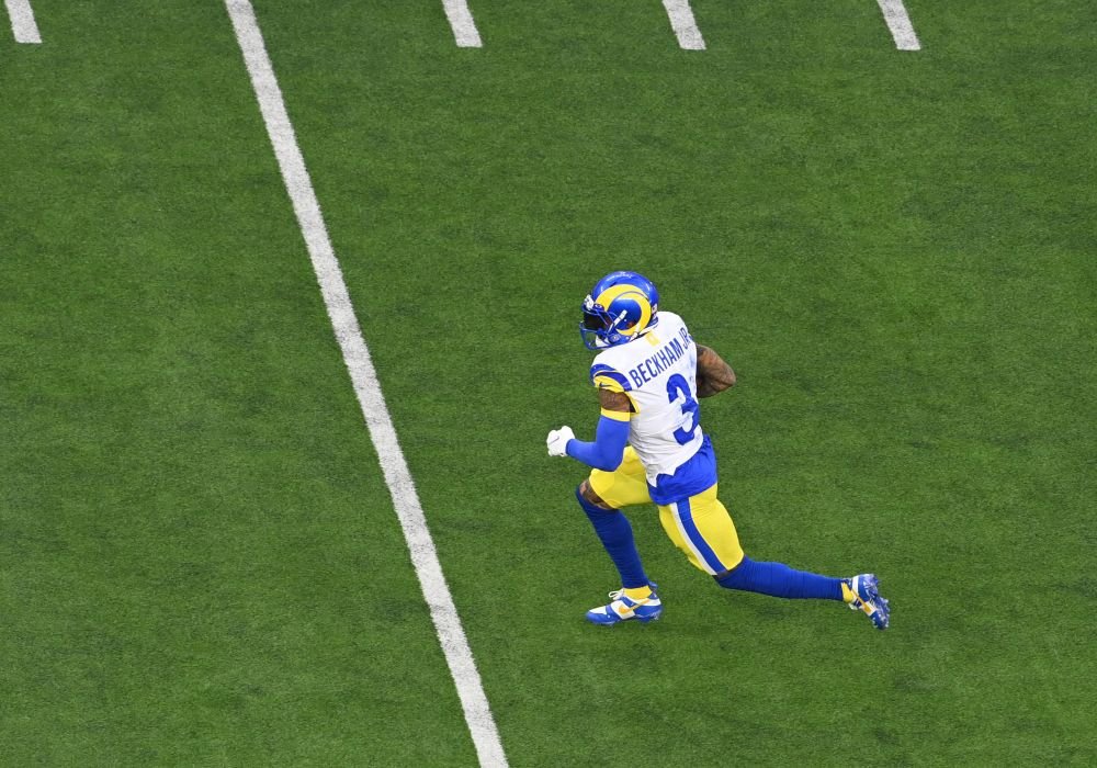 „Ce bine mă simt în adidașii mei!” :) Starul de la Super Bowl a făcut senzație! Cele mai scumpe ghete de antrenament din istorie: 200.000 de dolari și aproape 1.500 de diamante _7
