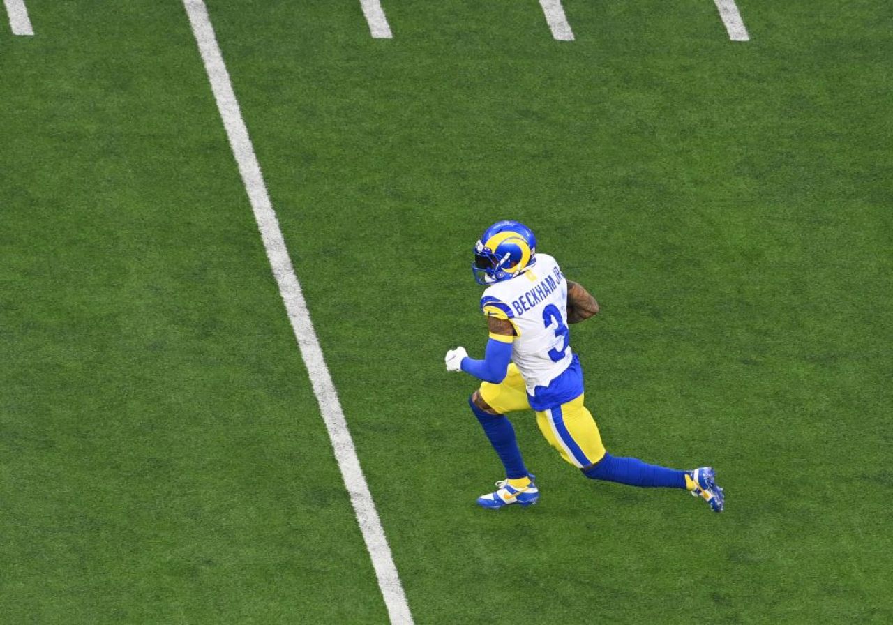 „Ce bine mă simt în adidașii mei!” :) Starul de la Super Bowl a făcut senzație! Cele mai scumpe ghete de antrenament din istorie: 200.000 de dolari și aproape 1.500 de diamante _7