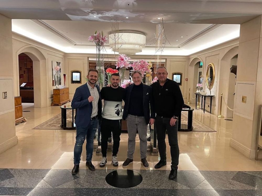 Anamaria Prodan, 'teleportată' virtual la Wuhan! :) Ce a făcut pentru a apărea în fotografia de prezentare a lui Stanciu _2