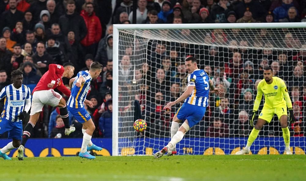 Ronaldo înscrie în seară de Champions League chiar și când nu joacă! :) Messi rata penalty, superstarul portughez marca primul gol al anului _3