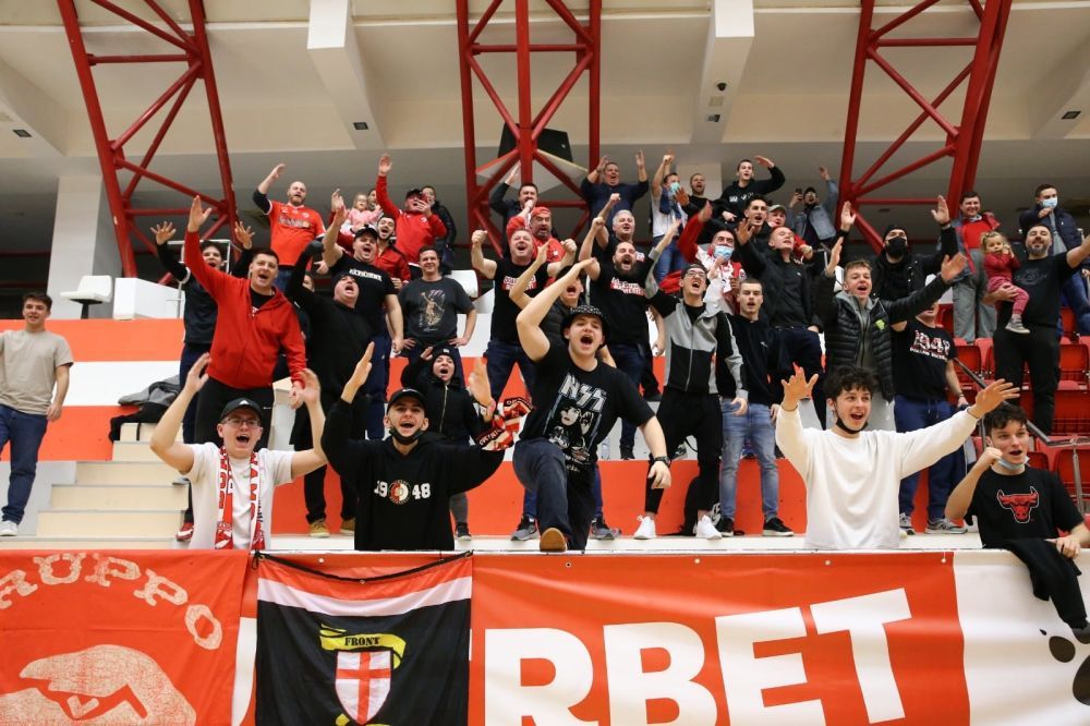 Dinamo a învins-o clar pe Steaua în derby-ul istoric al baschetului românesc!_1