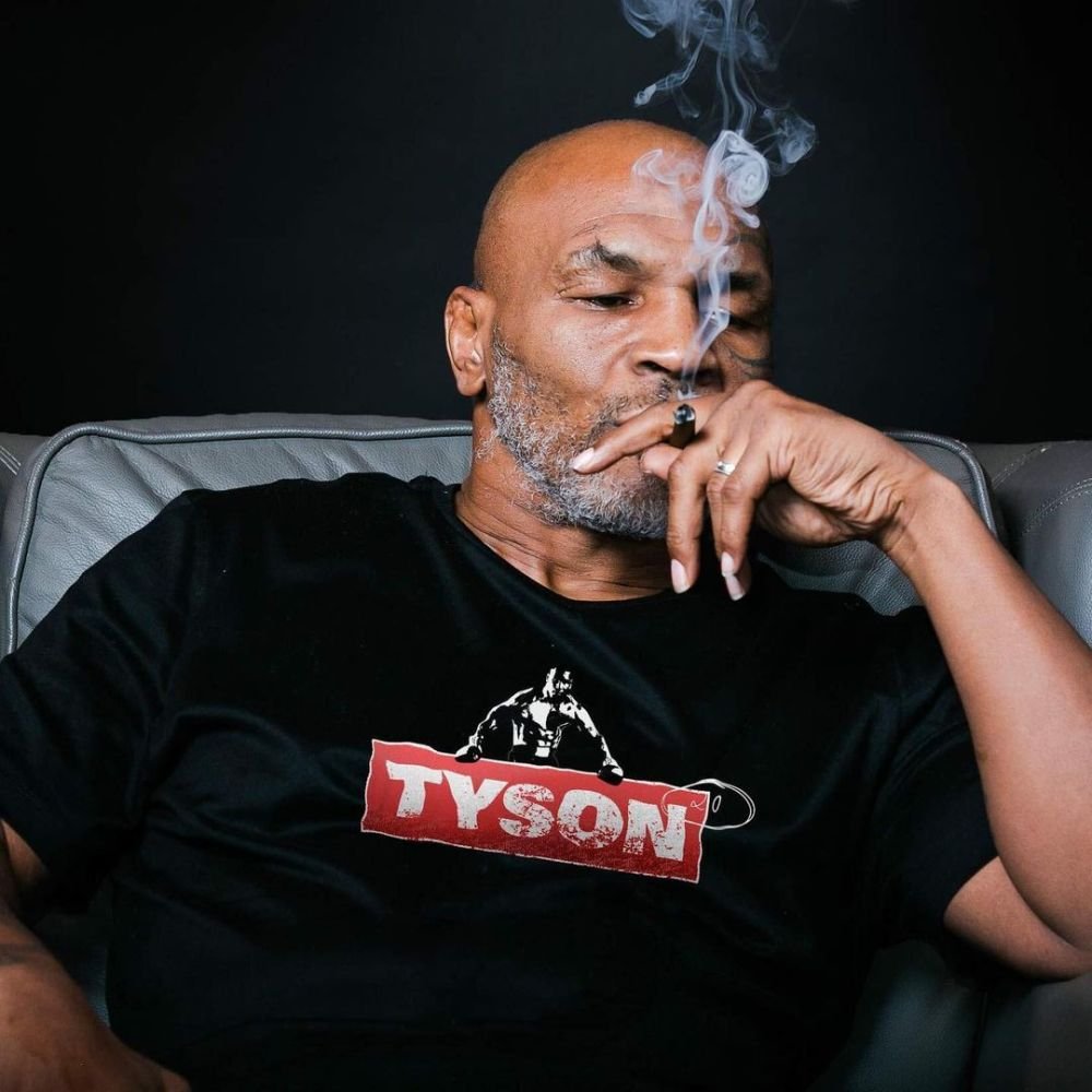 Snoop Dogg ar fi invidios! Mike Tyson, fotografie virală cu un sac imens de marijuana! Câștig de peste 500 de mii de euro pe lună_8