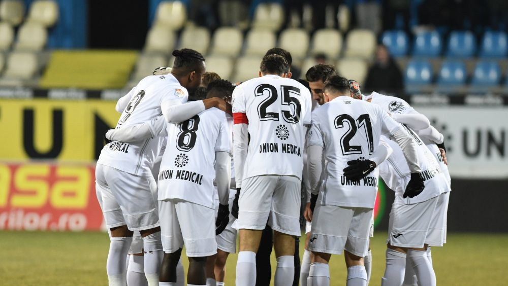 Cum va arăta echipa lui Gaz Metan și cine va sta pe bancă la meciul cu Dinamo: Chiar nu mai știu c&acirc;ți jucători au plecat!