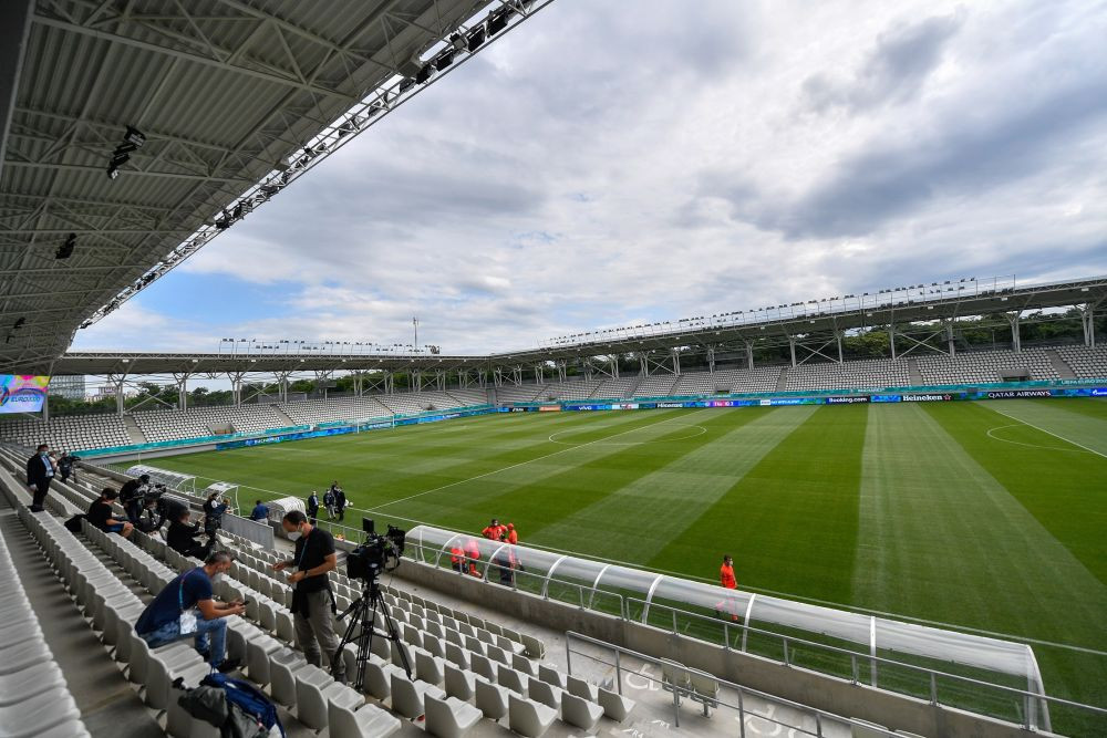 Se joacă și fotbal pe Arcul de Triumf! Primul meci găzduit de noua arenă