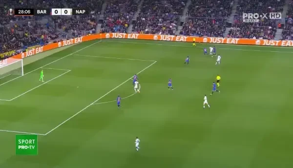 Barcelona - Napoli 0-1! Piotr Zielinski trimite o torpilă spre poarta Barcelonei și &icirc;l &icirc;nvinge pe Ter Stegen, după o fază superbă, care l-a avut &icirc;n prim-plan pe Elmas