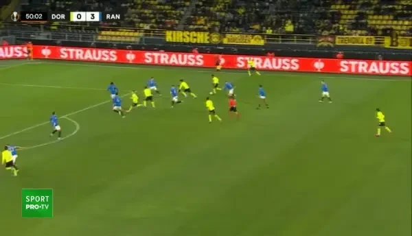 GOL Dortmund! Bellingham &icirc;nscrie cu un șut plasat de la 17 metri.