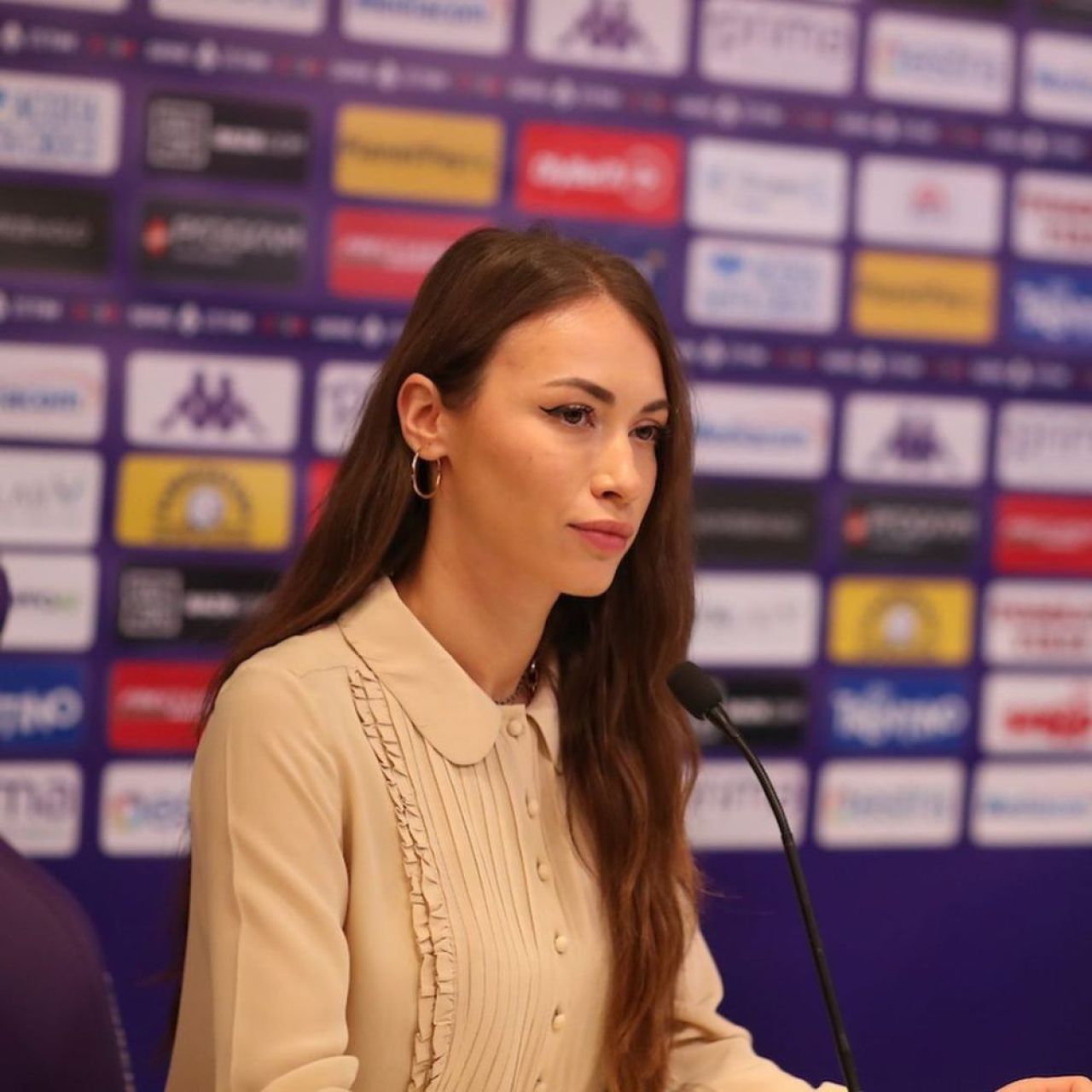Reacție dură a ofițerului de presă de la Fiorentina după imaginile virale cu Arthur Cabral! Răspuns pentru fanii care au spus că jucătorul îi făcea avansuri _16
