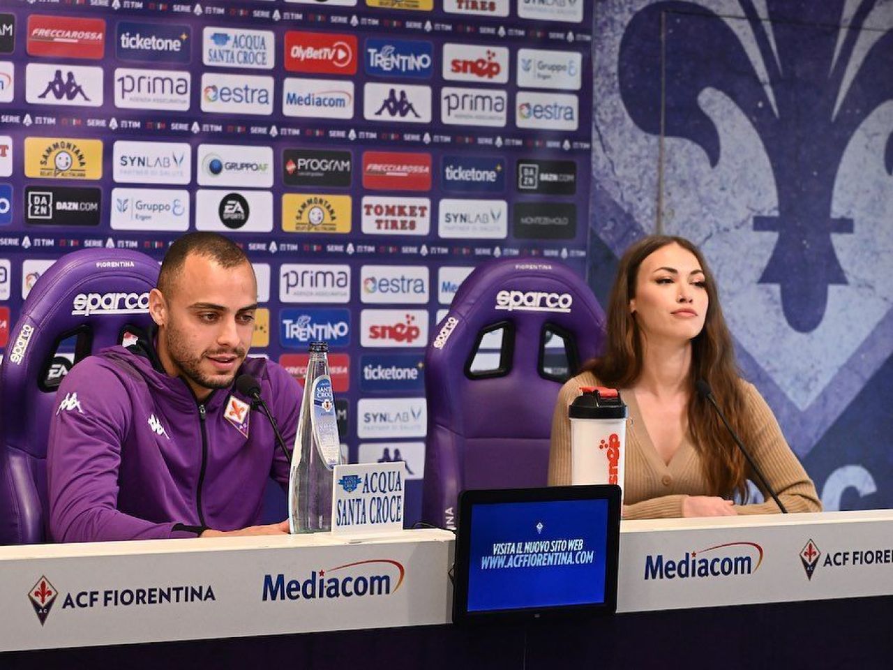 Reacție dură a ofițerului de presă de la Fiorentina după imaginile virale cu Arthur Cabral! Răspuns pentru fanii care au spus că jucătorul îi făcea avansuri _26