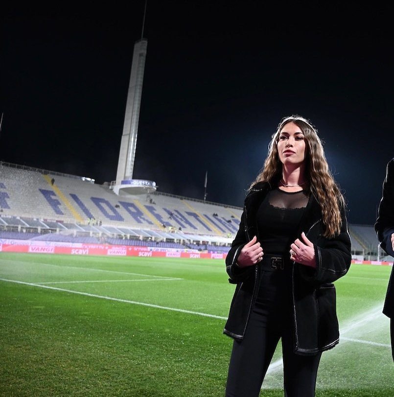 Reacție dură a ofițerului de presă de la Fiorentina după imaginile virale cu Arthur Cabral! Răspuns pentru fanii care au spus că jucătorul îi făcea avansuri _31