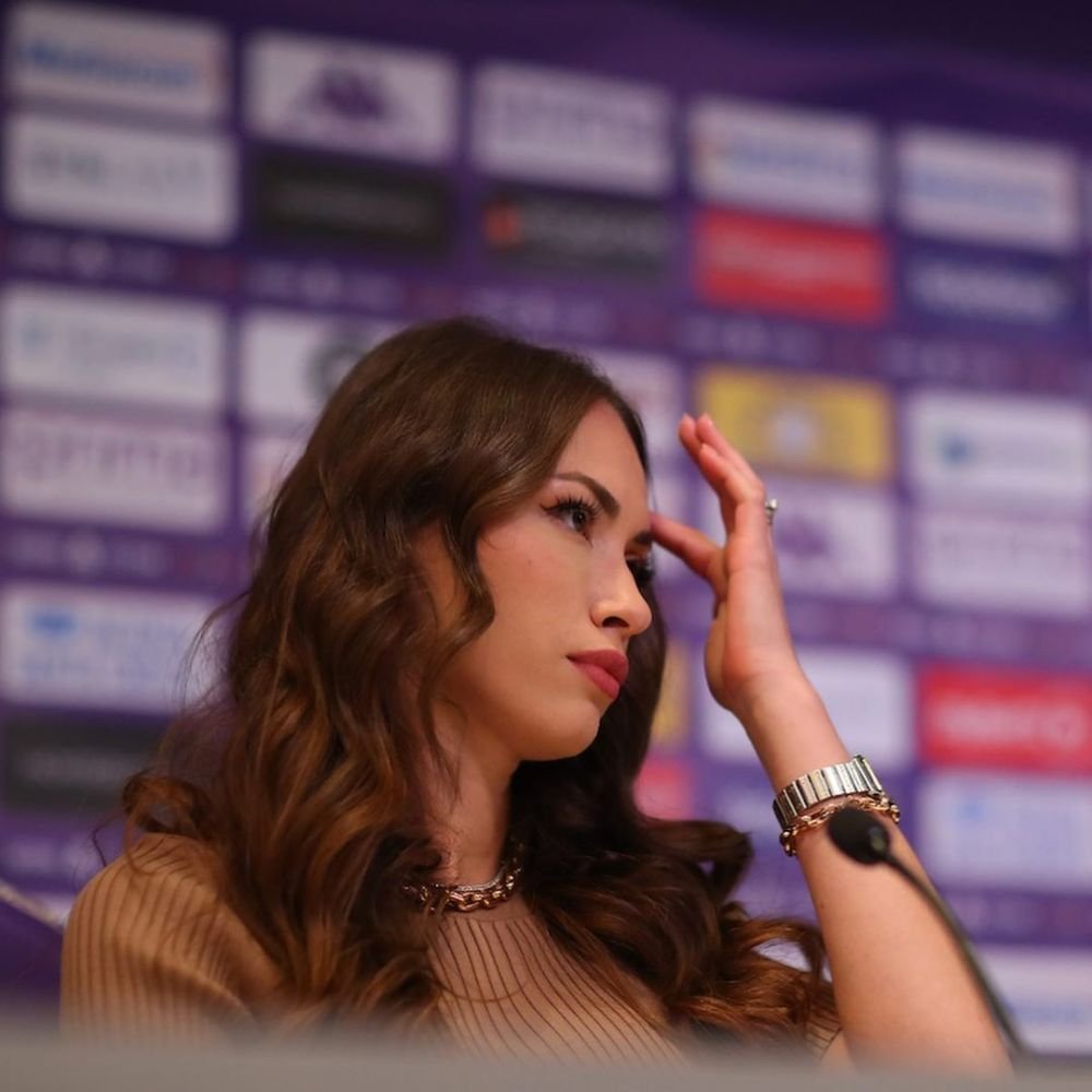 Reacție dură a ofițerului de presă de la Fiorentina după imaginile virale cu Arthur Cabral! Răspuns pentru fanii care au spus că jucătorul îi făcea avansuri _35