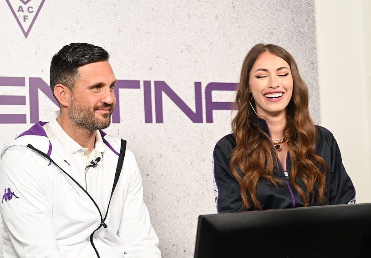 Reacție dură a ofițerului de presă de la Fiorentina după imaginile virale cu Arthur Cabral! Răspuns pentru fanii care au spus că jucătorul îi făcea avansuri _39