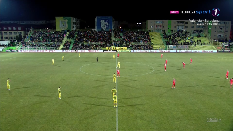 Imagini incredibile de la Mioveni! Tribunele sunt pline, deși legea impune ca arena să fie umplută la 30% din capacitate_2