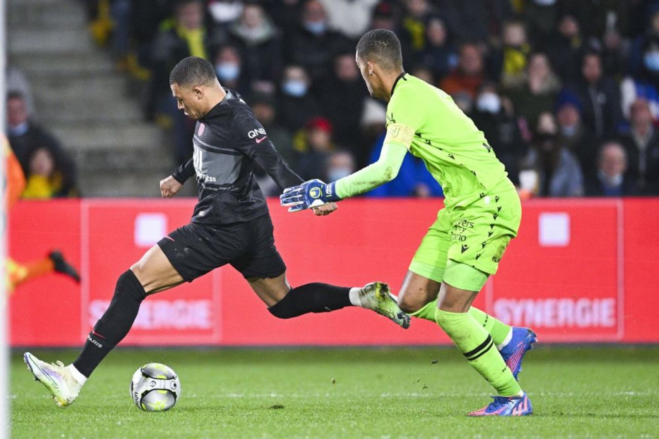 Istorie! Nota 10 în L'Equipe pentru portarul lui Nantes după victoria cu PSG. Messi și Mbappe, corigenți_9