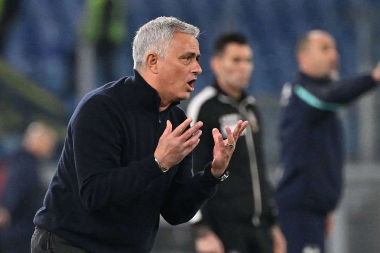 Jose Mourinho, eliminat din nou după un gest controversat! Cum l-a provocat antrenorul pe arbitrul partidei _5