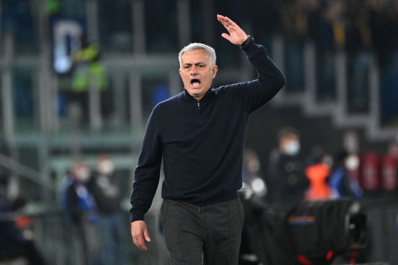 Jose Mourinho, eliminat din nou după un gest controversat! Cum l-a provocat antrenorul pe arbitrul partidei _7