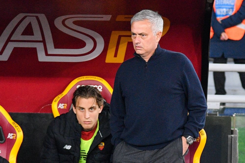 Jose Mourinho, eliminat din nou după un gest controversat! Cum l-a provocat antrenorul pe arbitrul partidei _9