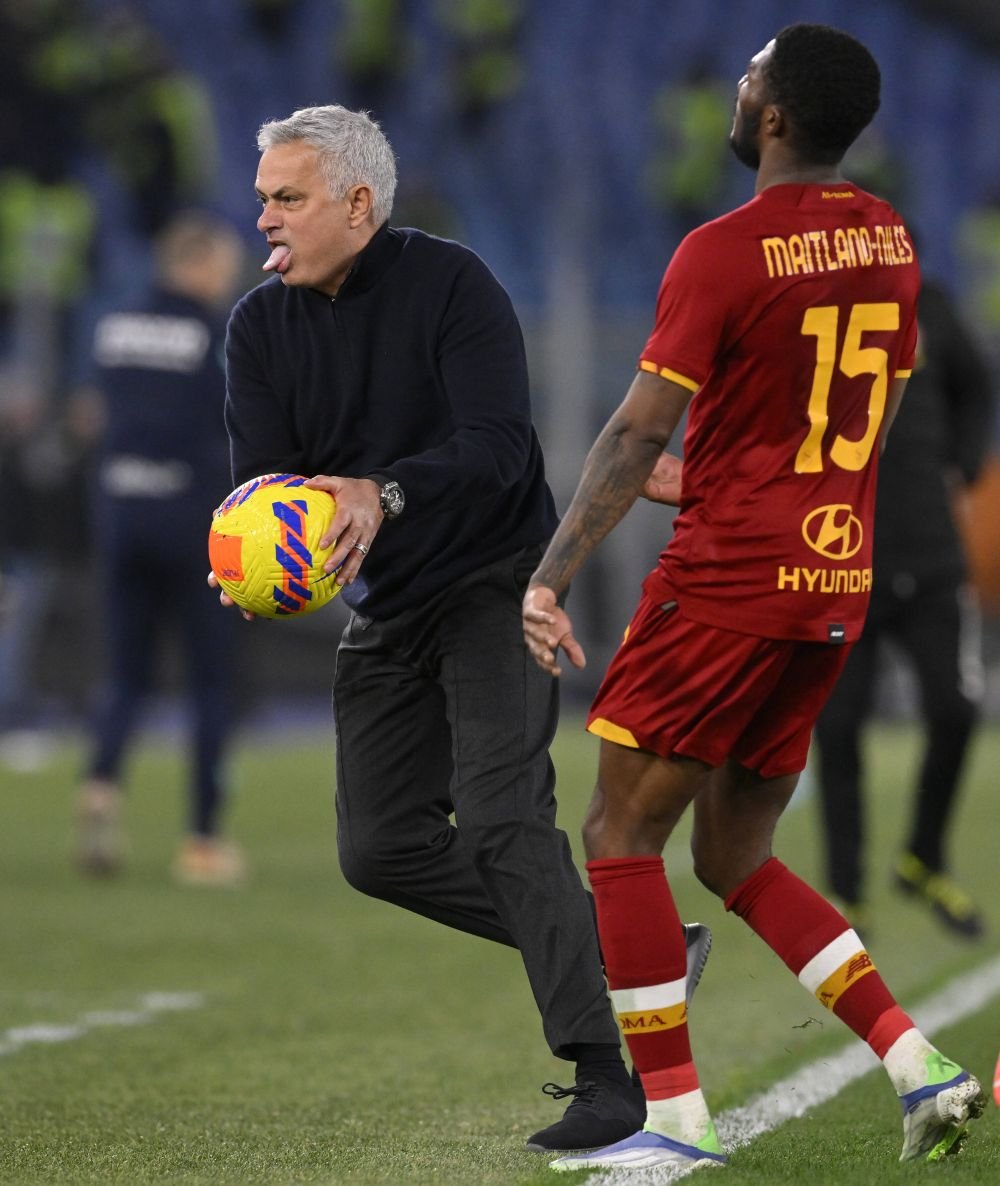 Jose Mourinho, eliminat din nou după un gest controversat! Cum l-a provocat antrenorul pe arbitrul partidei _10