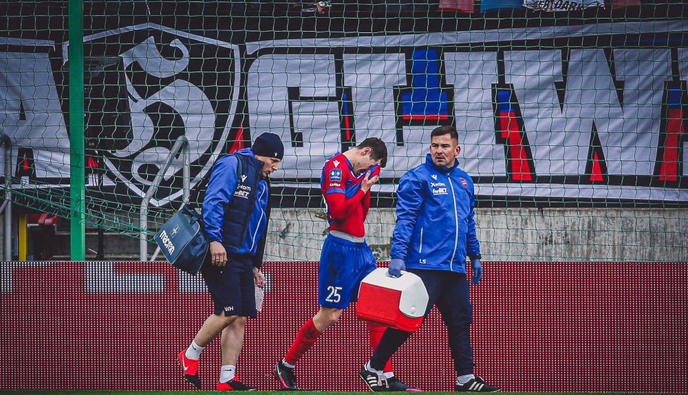 Ghinion pentru Bogdan Racovițan! Abia transferat &icirc;n Polonia, fundașul lăudat de Rădoi s-a accidentat