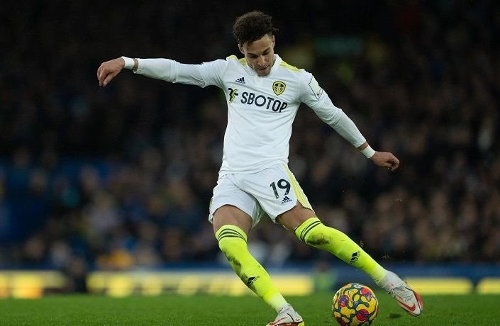 Golul anului &icirc;n Premier League?! Reușita spectaculoasă din Leeds - United care aduce aminte de execuția lui Hagi cu Columbia&nbsp;