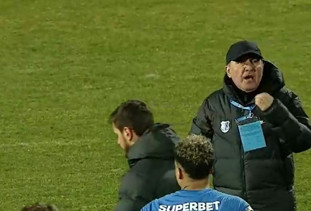 Gică Hagi, un car de nervi după eșecul cu FC Argeș. A intrat pe teren și s-a răstit la Dragoș Nedelcu_4
