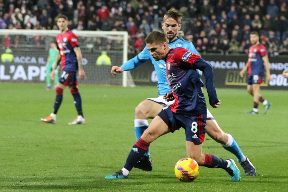 Răzvan Marin a avut nevoie de doar un sfert de oră pentru a impresiona. Ce scriu italienii după Cagliari - Napoli 1-1_6